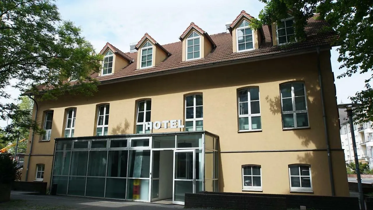 Check In Hotel Berlin 2*,